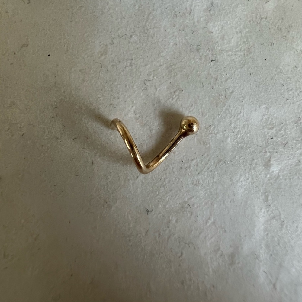 📍SOLD📍Solid 14k Yellow Gold Tiny Ball Nose Stug 20 Gauge